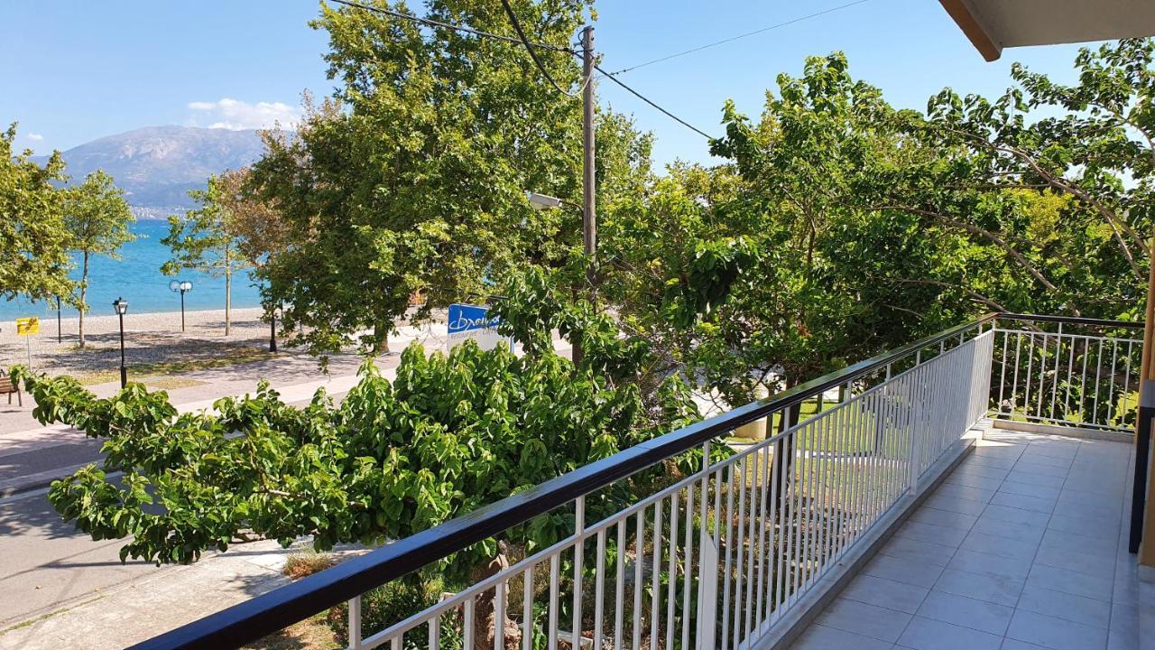 Nafpaktos Beach House Sea View Apartment First Floor Exterior foto