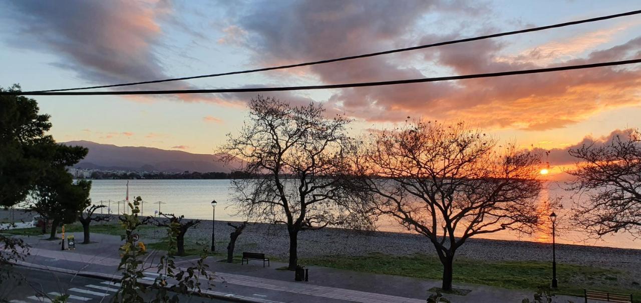 Nafpaktos Beach House Sea View Apartment First Floor Exterior foto