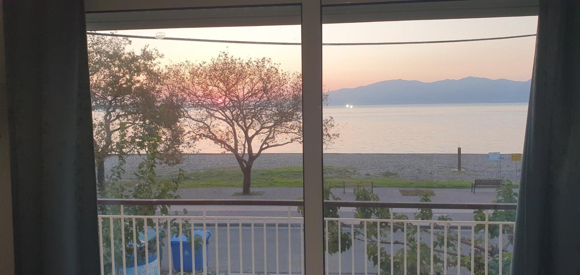 Nafpaktos Beach House Sea View Apartment First Floor Exterior foto